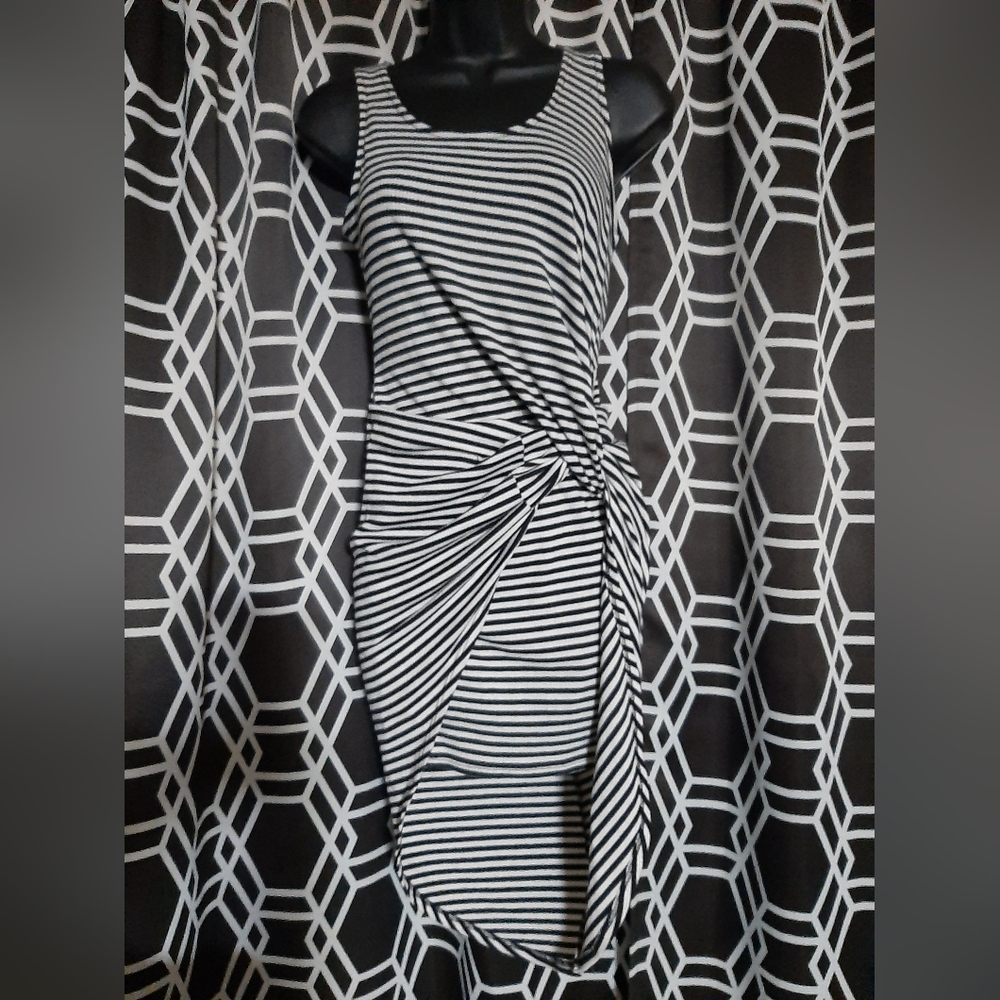 The Vanity Room dresses size S
